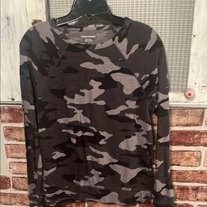 Banana Republic Black and Gray Camo Long Sleeve Tee